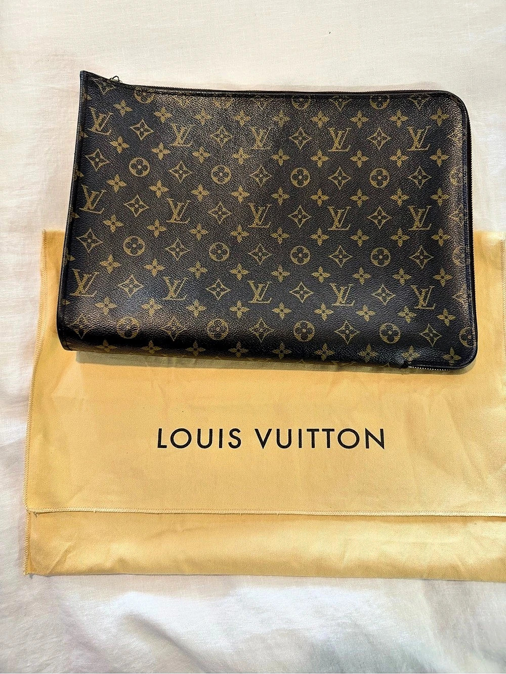Louis Vuitton Monogram Document Case / Porte-Documents Brown